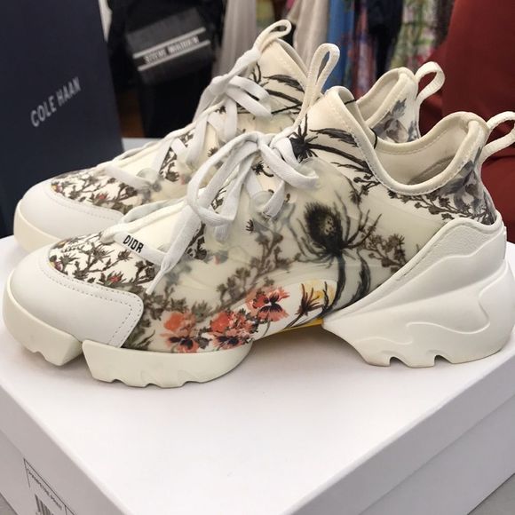 Dior Sneaker - Picture 4 of 15